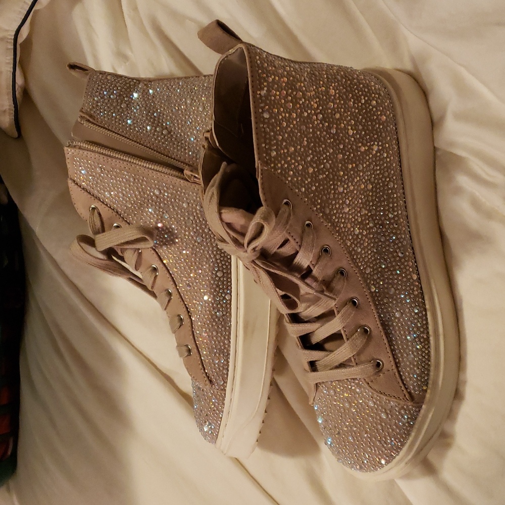$15 or 2/$20! Madden Girl Shimmering Glitter Gray High-Top Sneakers Size 5